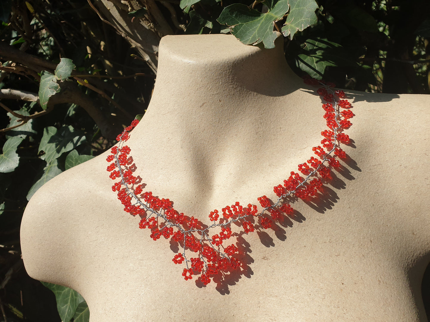 Collier Fait mains en rocailles rouge