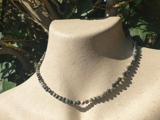 Collier en pierre de Jaspe Gris